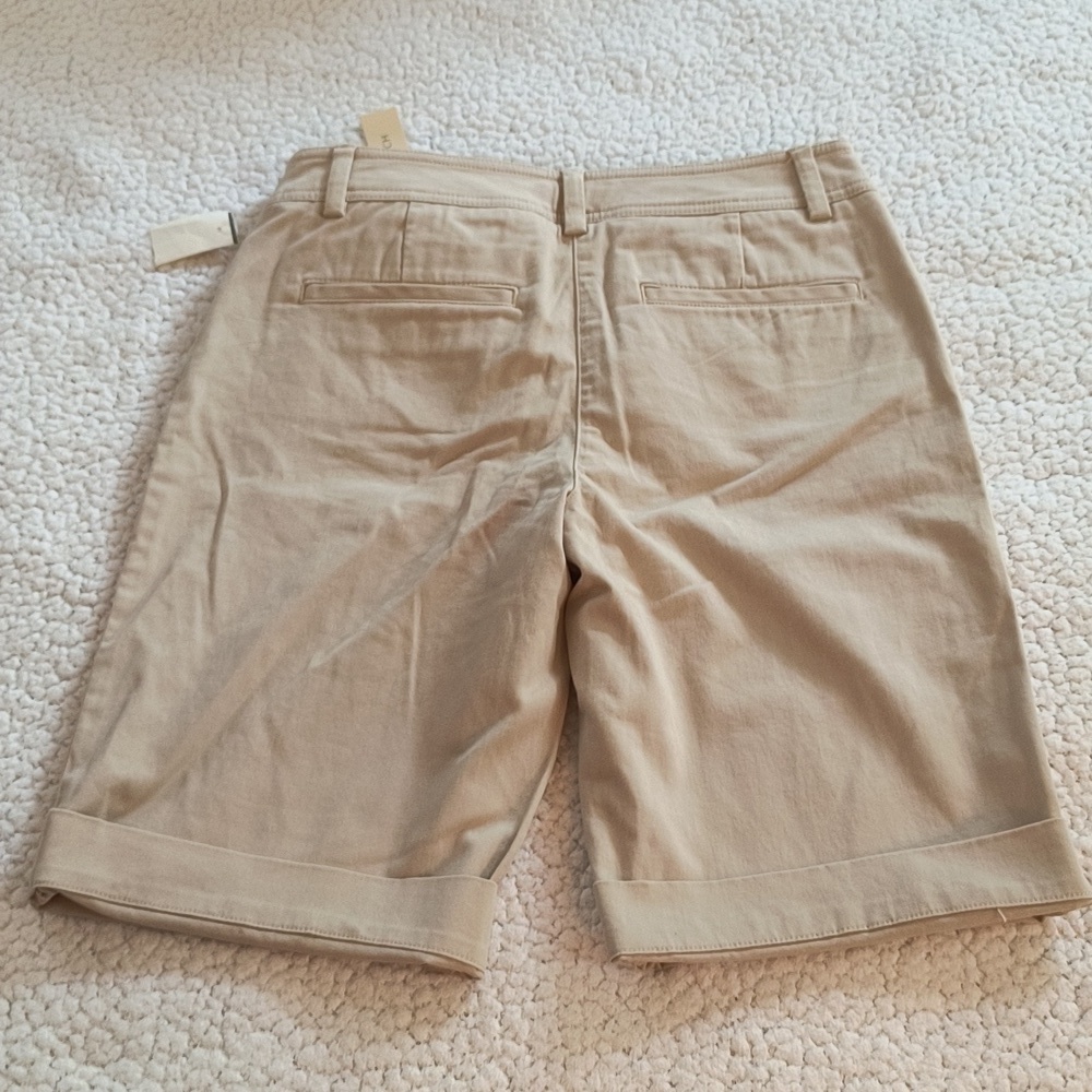 NWT Jones New York Cream Bermuda Shorts Size 4 - Picture 2 of 7